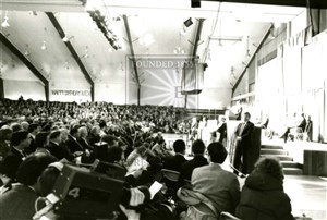 Image description is not available for 1984.033